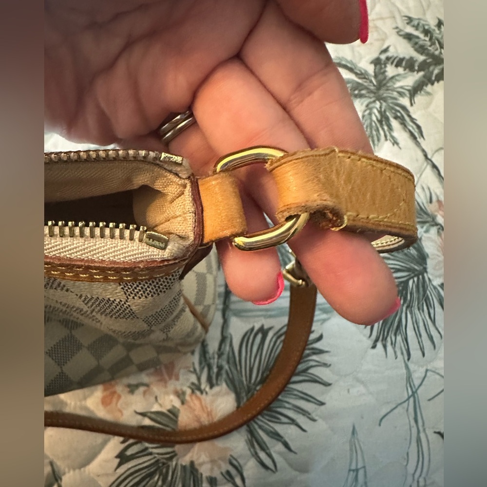 Louis Vuitton Siracusa Damier Azur MM 🌼🌻 - Picture 9 of 16